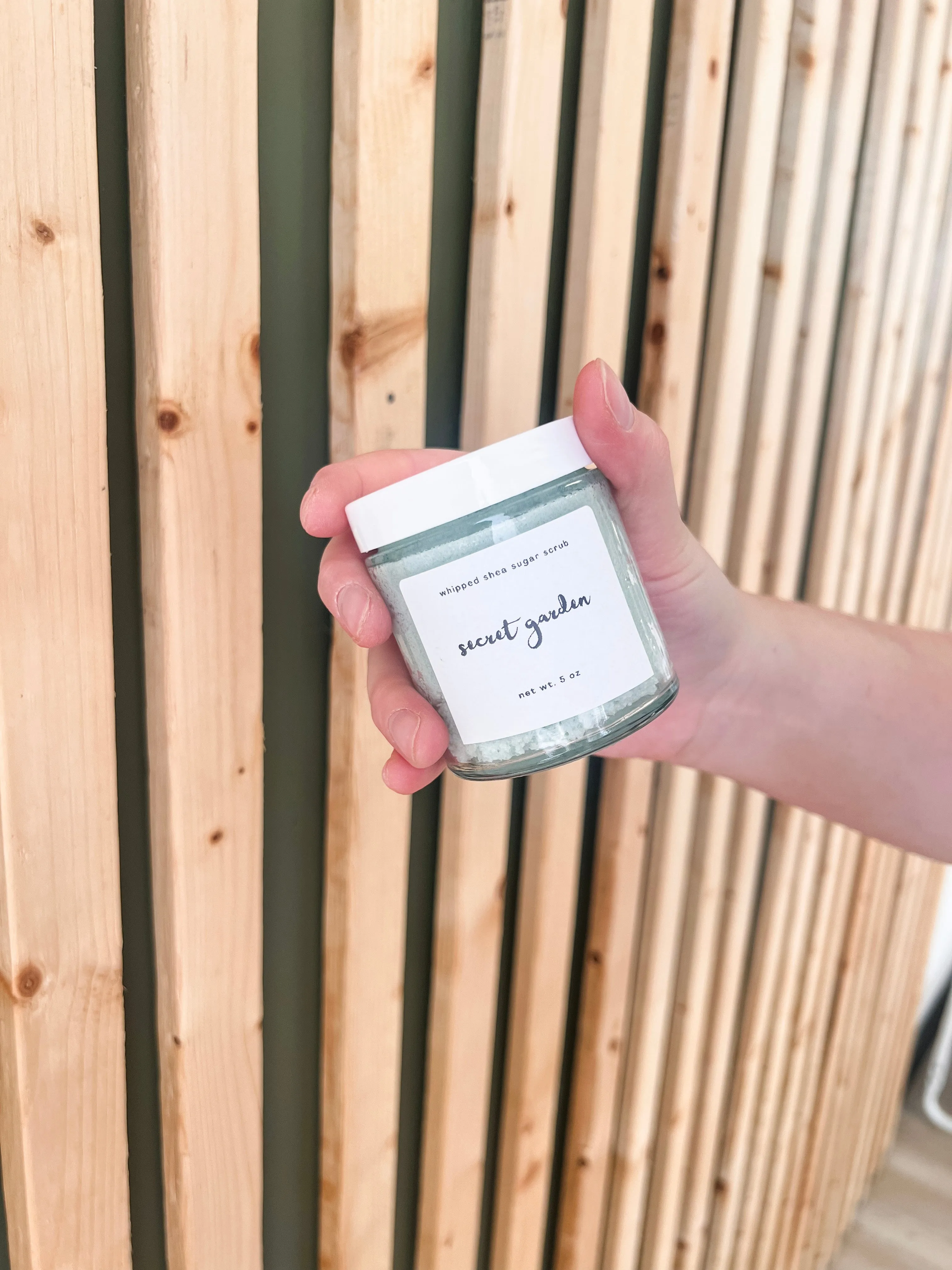 secret garden sugar scrub | lemongrass & sandalwood
